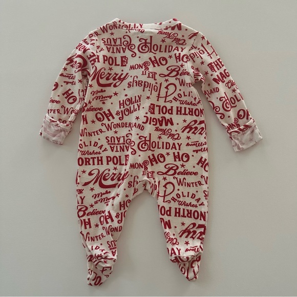 Old Navy 0-3 Months Baby Holiday Christmas Pajamas Footie PJs Red - Picture 6 of 6